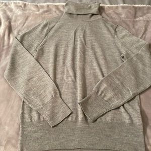 J. Crew Women’s Gray Turtleneck Sweater (M)